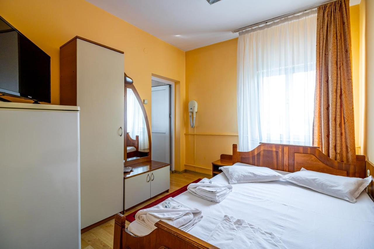 Motel Dasiana Târgu Jiu Eksteriør bilde